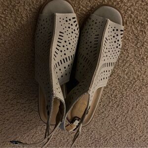 Women’s multi use sandal